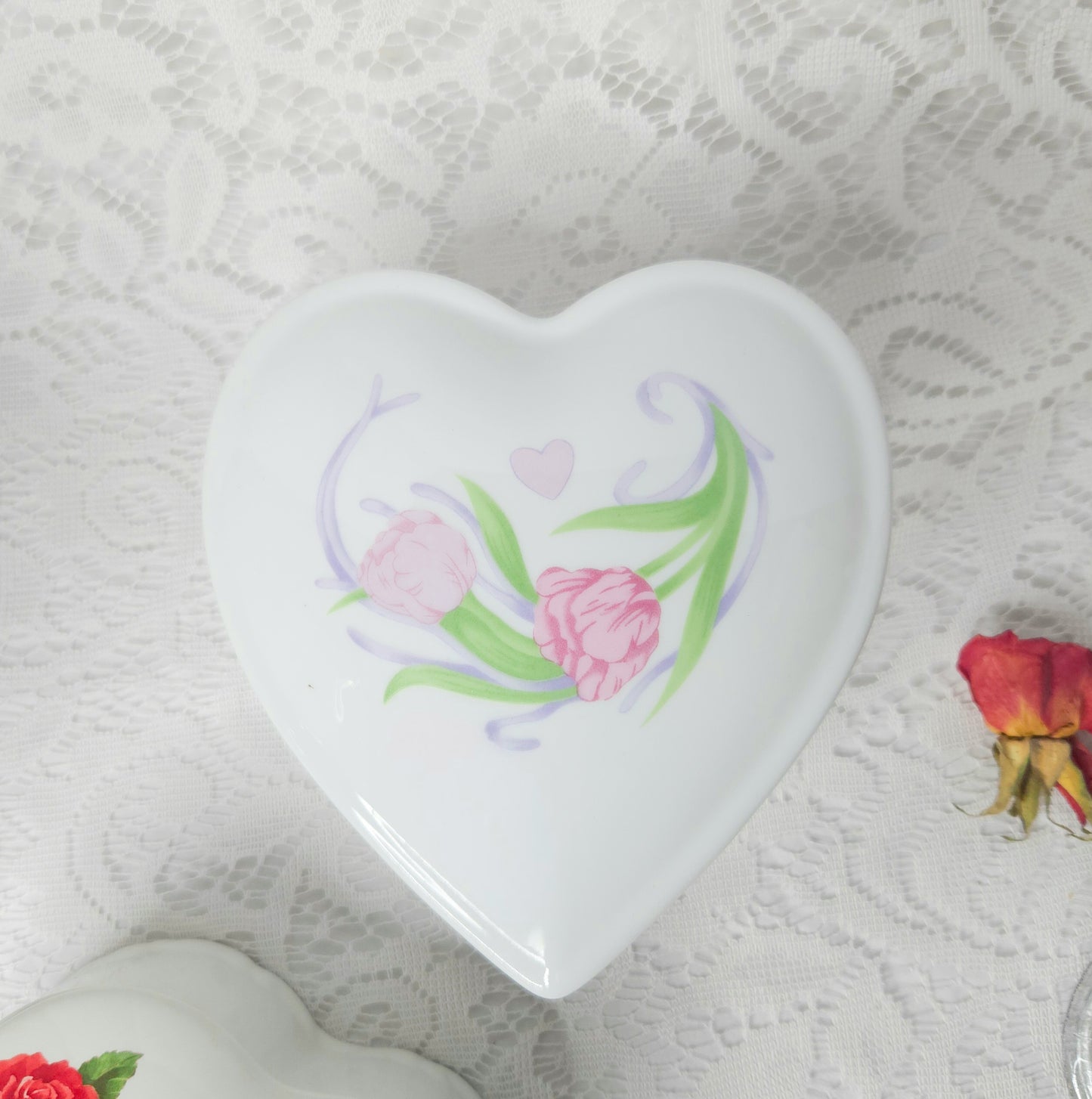1990s Tulip Heart Trinket Box