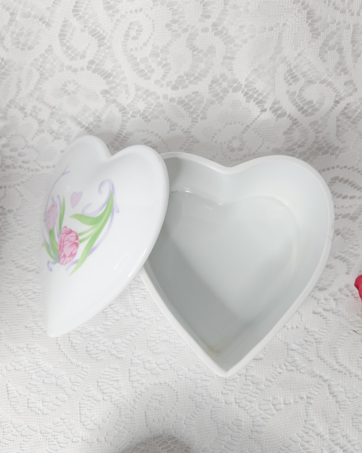 1990s Tulip Heart Trinket Box